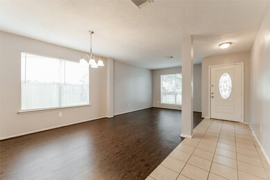 8402 Storm Creek Ct, Houston, TX 77088 - photo 2