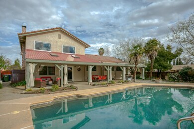 Pool & Covered Back Patio