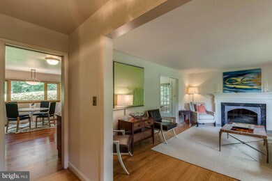 6442 Lily Dhu Ln, Falls Church, VA 22044 - photo 2