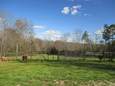 257 Robin Ln, South Hill, VA 23970 - photo 2