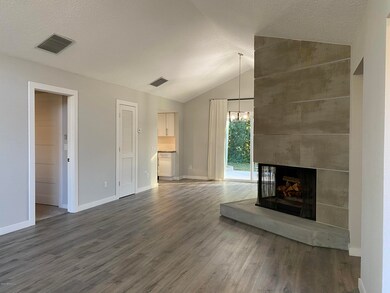 7076 Holiday Hill Ct, Jacksonville, FL 32216 - photo 5