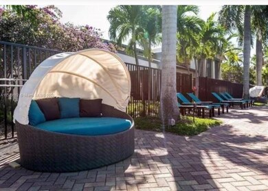 833 Millbrae Ct unit 5, West Palm Beach, FL 33401 - photo 4