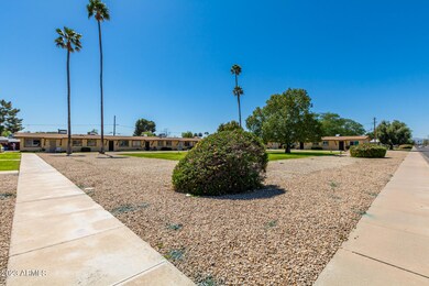 Grass Courtyard Front
