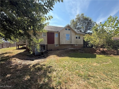 629 Triplett St, Belmont, WV 26134 - photo 2