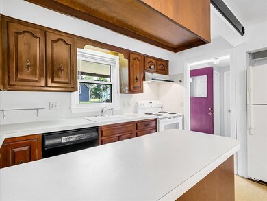 18 Hourihan St, Peabody, MA 01960 - photo 3