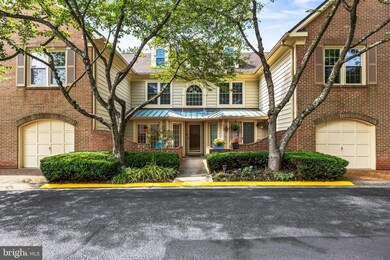 5804 Linden Square Ct unit 41, Rockville, MD 20852 - photo 2