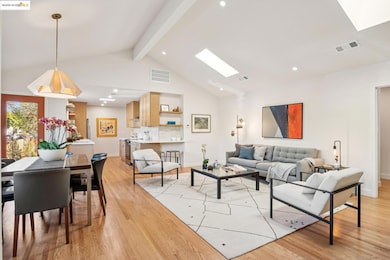 3018 Mabel St, Berkeley, CA 94702 - photo 4