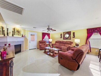 9111 Delmont Park Ln, Houston, TX 77075 - photo 4