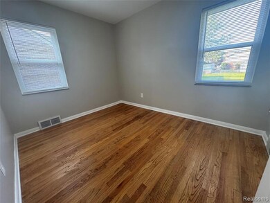 19645 Woodmont St, Harper Woods, MI 48225 - photo 7