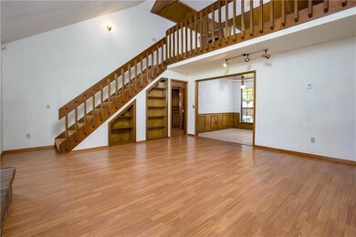 2121 NE 10th St, Moore, OK 73160 - photo 4