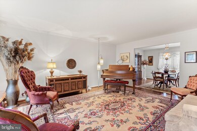 10513 Twin Cedar Ct, Laurel, MD 20723 - photo 4