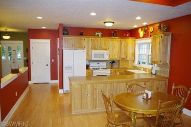 2211 Boardwalk Ct unit 2, Wayland, MI 49348 - photo 2