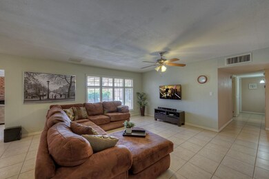 003_Living Room