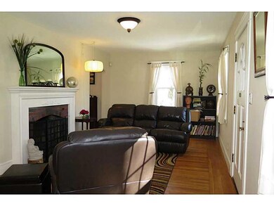 30 Enfield Ave, Providence, RI 02908 - photo 2
