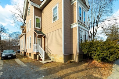 18 S Clinton St, Poughkeepsie, NY 12601 - photo 3