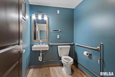 900 E Union St, Nokomis, IL 62075 - photo 6