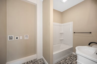 11 Read St, Lowell, MA 01850 - photo 7