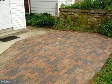 129 N Walnut St, Boyertown, PA 19512 - photo 5