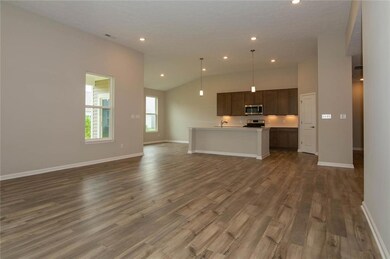 9842 Constellation Dr, Pendleton, IN 46064 - photo 4