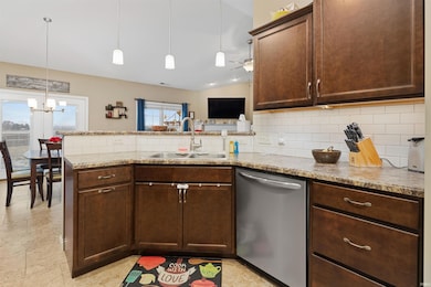 5592 Bear Creek Pass, Auburn, IN 46706 - photo 6