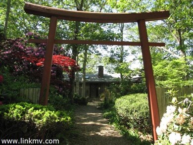 8 Four Way, Vineyard Haven, MA 02568 - photo 3