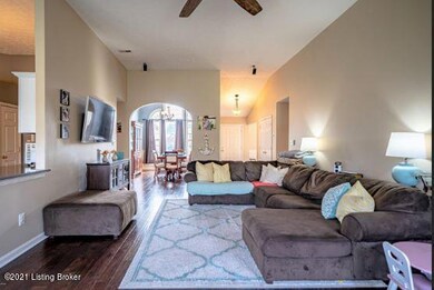 8506 Pathfinder Ct, Louisville, KY 40291 - photo 5