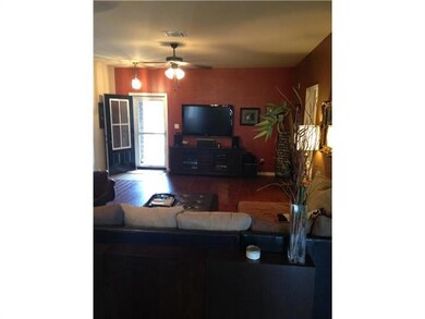 Photo. LIVING ROOM
