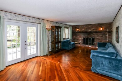 403 Ridgehill Rd, Schenectady, NY 12303 - photo 2