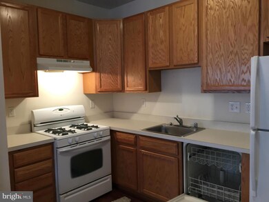 8228 Barrington Ct unit 18, Severn, MD 21144 - photo 5