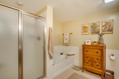 Separate Tub/Shower