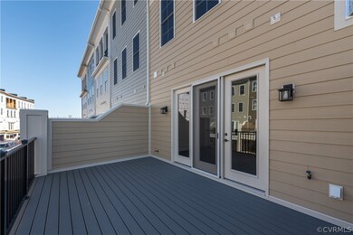 2nd floor deck with gas line and cold water access