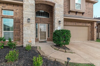 318 Kendall Crest Dr, Alvin, TX 77511 - photo 2