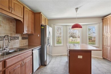 8909 Rene St, Lenexa, KS 66215 - photo 6