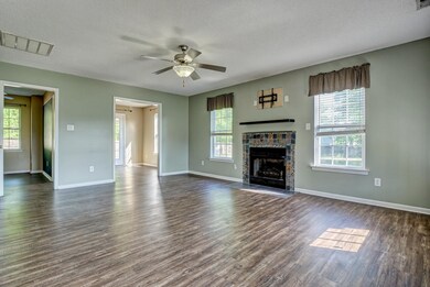 149 Core Rd Richlands NC 28574-large-005