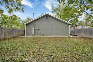 434 W 4th St, Junction City, KS 66441 - photo 4