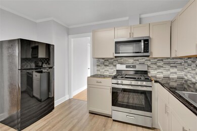 204 E Turner St, Statesville, NC 28677 - photo 7