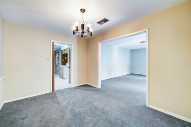 8602 Lupton Ln, Houston, TX 77055 - photo 5