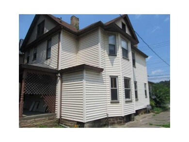 459 Freeport St, New Kensington, PA 15068 - photo 2