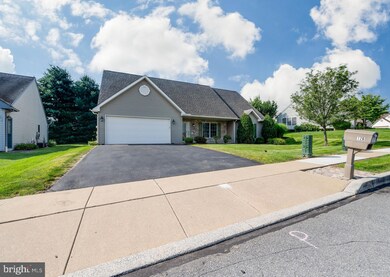 126 S Cacoosing Dr, Reading, PA 19608 - photo 2