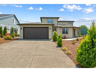 556 Fairway Estates Dr, Sutherlin, OR 97479 - photo 3