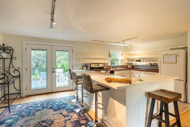 161 Pondview Dr, Amherst, MA 01002 - photo 4