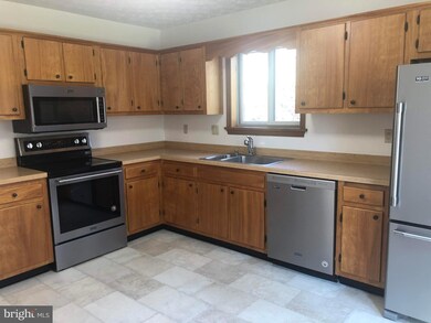 23329 Holly Hill Ln, California, MD 20619 - photo 3