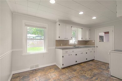 102 Woodland Rd, Lansing, KS 66043 - photo 7