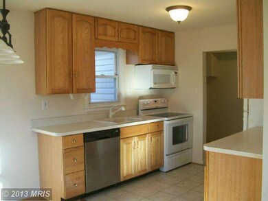 1208 Stratwood Ave, Oxon Hill, MD 20745 - photo 2