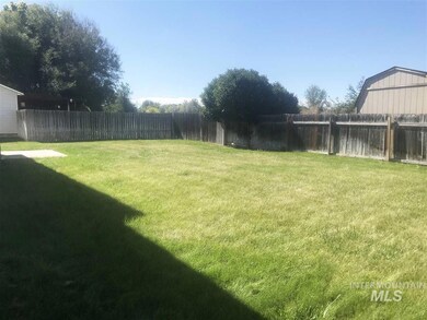 1629 S Woodland Dr, Nampa, ID 83686 - photo 4