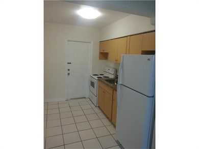 715 SW 10th St unit 4, Dania, FL 33004 - photo 2
