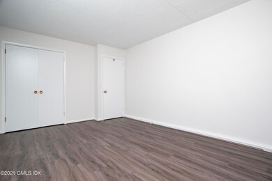 Greenwich Green unit 107, Old Greenwich, CT 06870 - photo 6