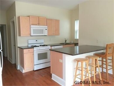 262 Yates St unit . 1, Albany, NY 12208 - photo 2
