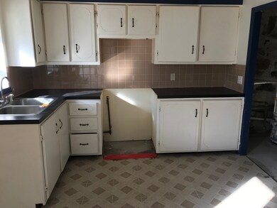 305 Hamlet St, Fall River, MA 02724 - photo 6