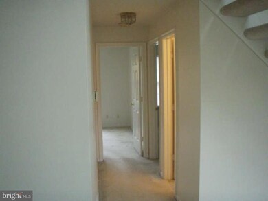 12102 Greenway Ct unit 226, Fairfax, VA 22033 - photo 4